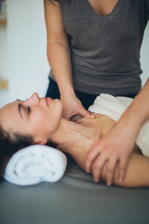 Body to massage in Mysore by female therapists
